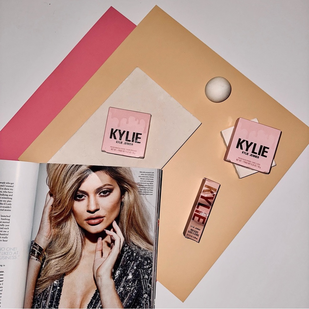 KYLIE COSMETICS Pressed Bronzing Powder ‘Tequila Tan’